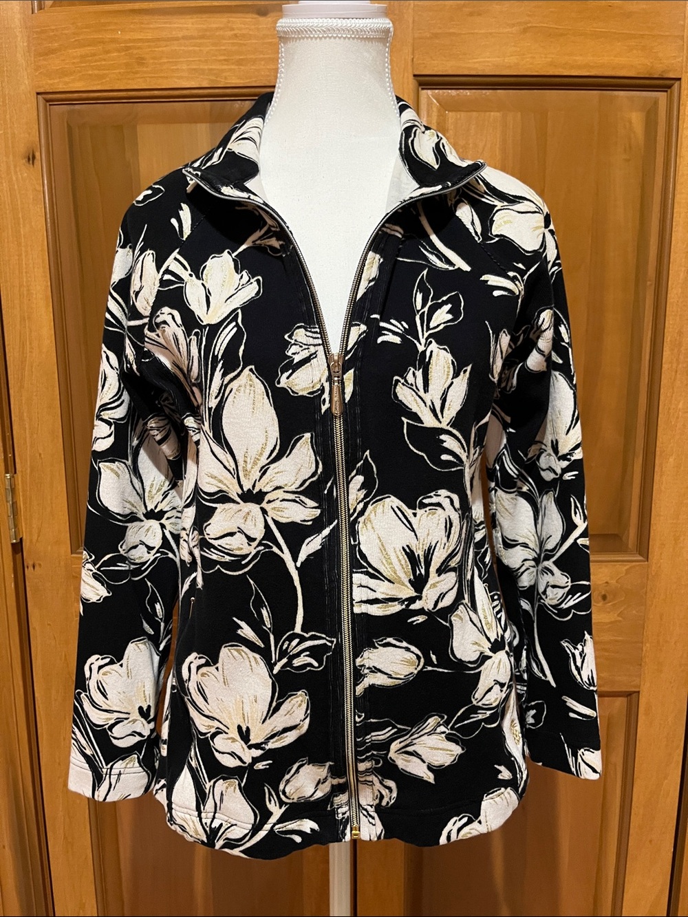 Tommy Bahama Aruba Jacket with Black & Cream Floral Print